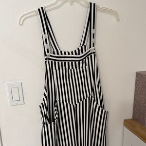 HALARA Black and White Striped Jumpsuit